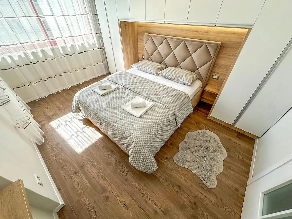 Scandi Charm Two-Bedroom Apartment With Front Sea View Δυρράχιο