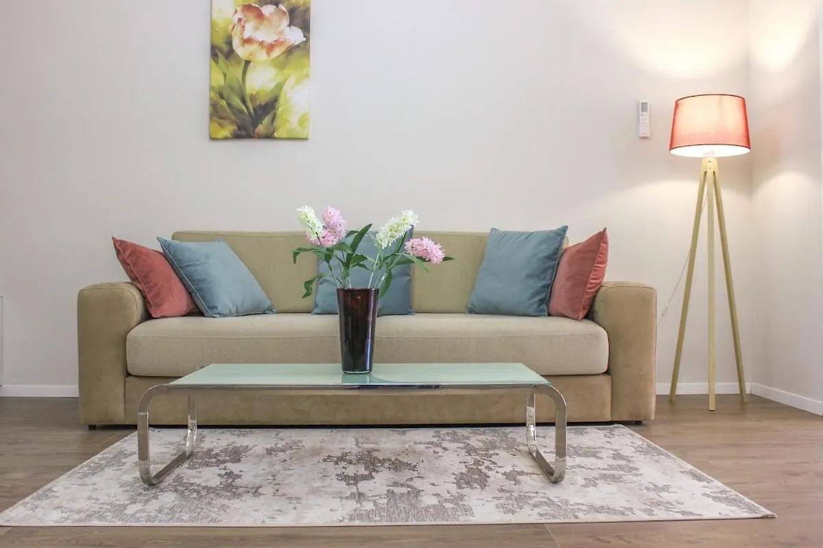 Scandi Charm Two-Bedroom Apartment With Front Sea View Δυρράχιο 0*,  Αλβανία