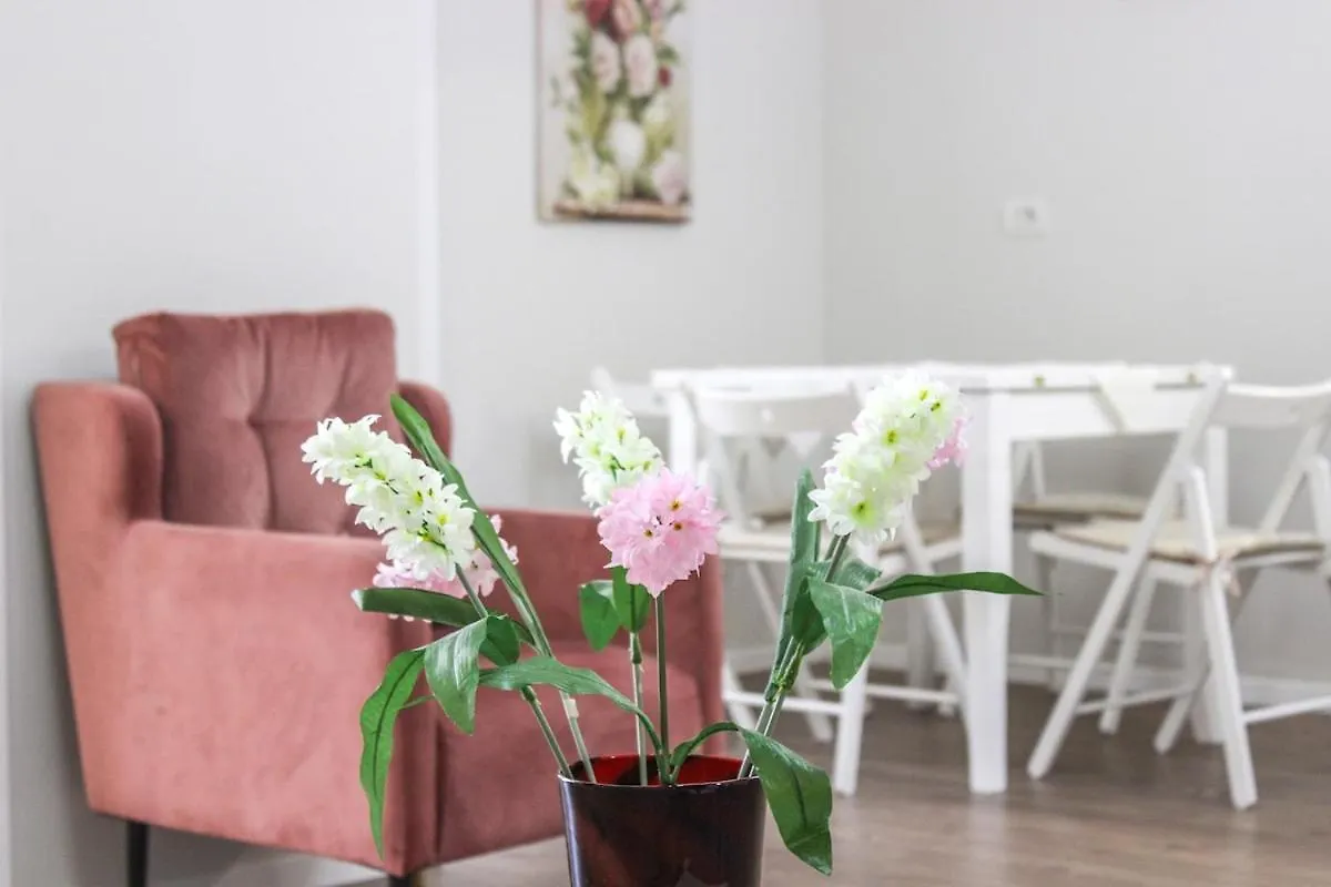 Scandi Charm Two-Bedroom Apartment With Front Sea View Δυρράχιο Αλβανία