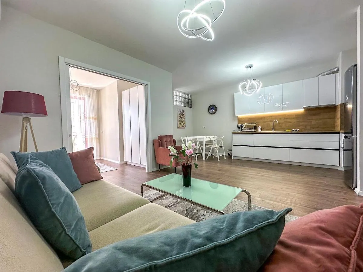 Scandi Charm Two-Bedroom Apartment With Front Sea View Δυρράχιο