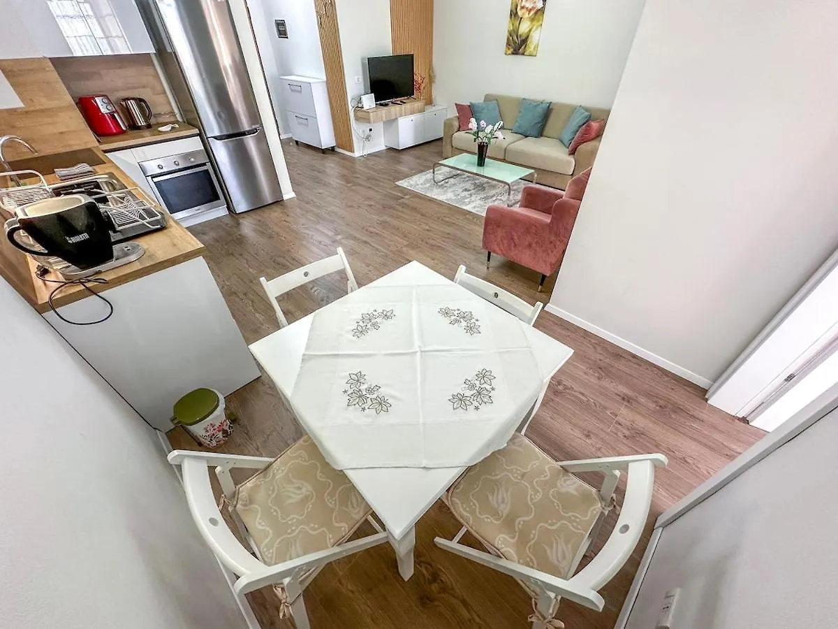 Scandi Charm Two-Bedroom Apartment With Front Sea View Δυρράχιο Αλβανία